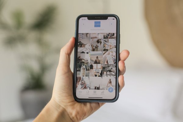 Quels sont les meilleurs moyens pour créer un canal YouTube de vlogs de voyage?